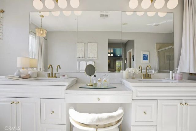 22458 Plantation Court, Saugus, CA 91350