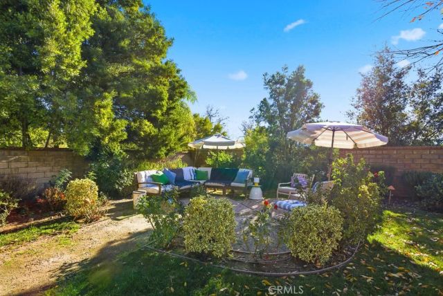 22458 Plantation Court, Saugus, CA 91350