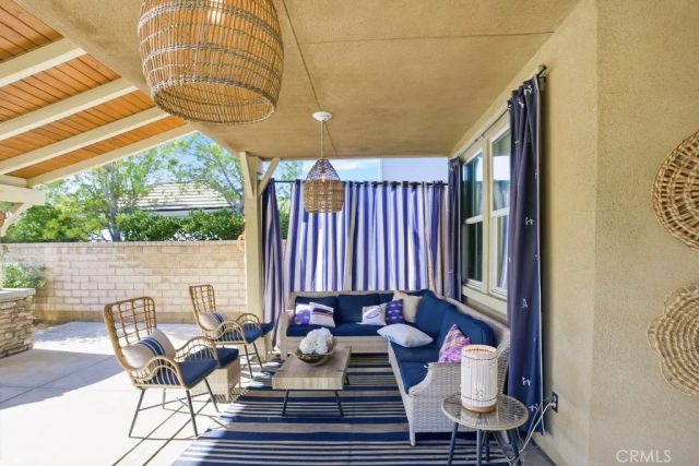 22458 Plantation Court, Saugus, CA 91350