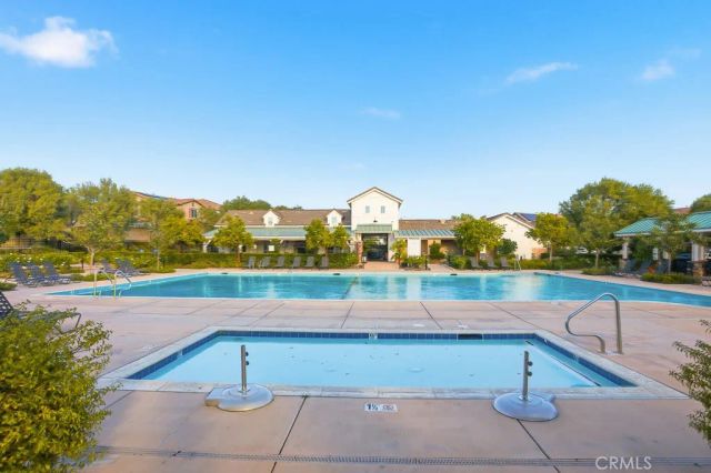 22458 Plantation Court, Saugus, CA 91350