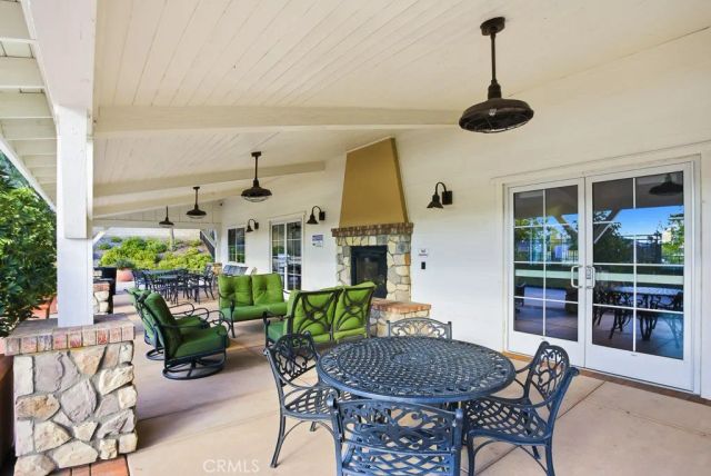 22458 Plantation Court, Saugus, CA 91350