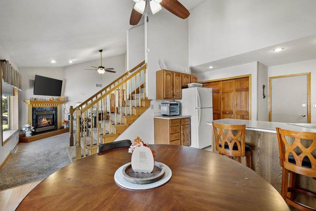 636 Constitution Lane, Deforest, WI 53532