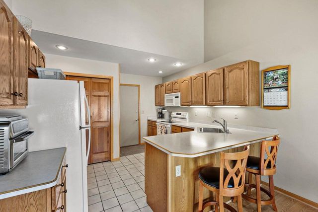 636 Constitution Lane, Deforest, WI 53532