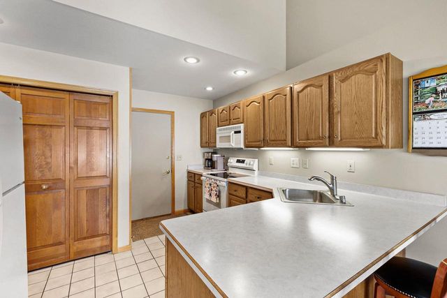 636 Constitution Lane, Deforest, WI 53532