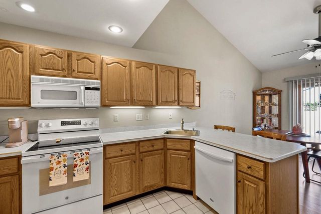 636 Constitution Lane, Deforest, WI 53532
