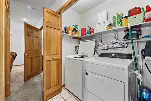 636 Constitution Lane, Deforest, WI 53532