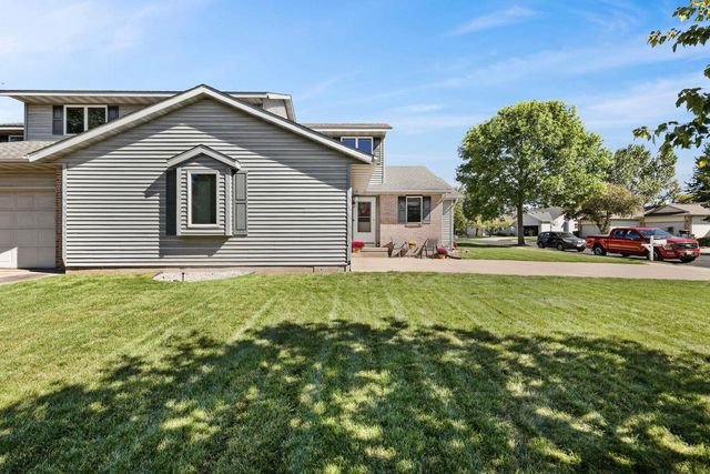 636 Constitution Lane, Deforest, WI 53532