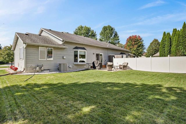 636 Constitution Lane, Deforest, WI 53532