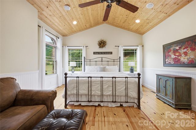 227 Black Bear Cove, Clyde, NC 28721