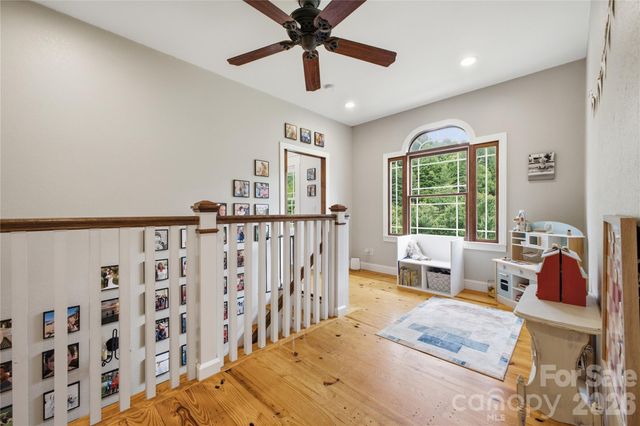227 Black Bear Cove, Clyde, NC 28721
