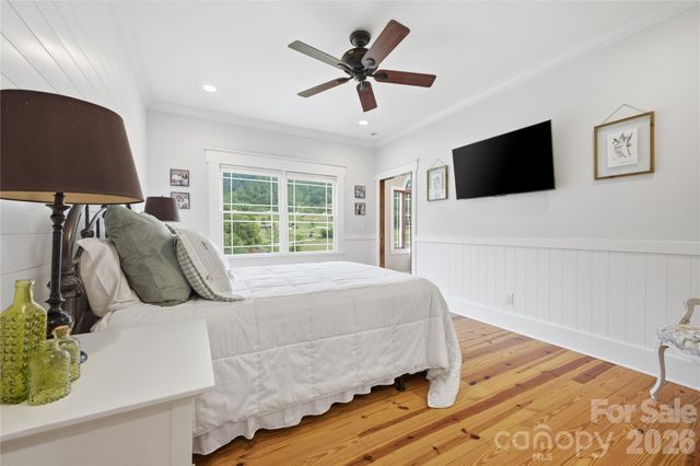 227 Black Bear Cove, Clyde, NC 28721