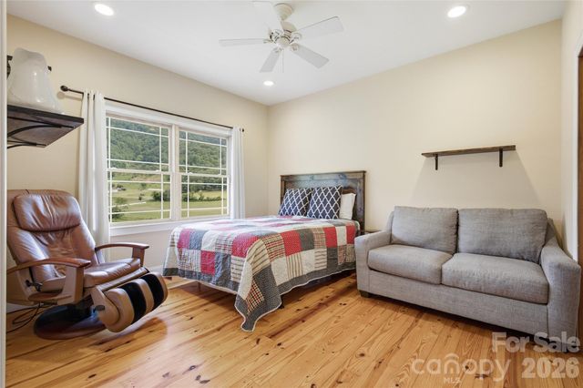 227 Black Bear Cove, Clyde, NC 28721