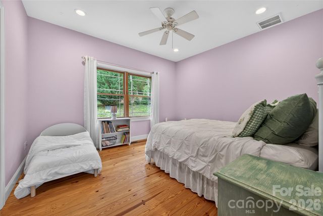 227 Black Bear Cove, Clyde, NC 28721