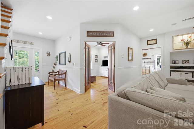 227 Black Bear Cove, Clyde, NC 28721