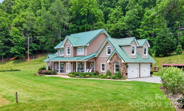 227 Black Bear Cove, Clyde, NC 28721