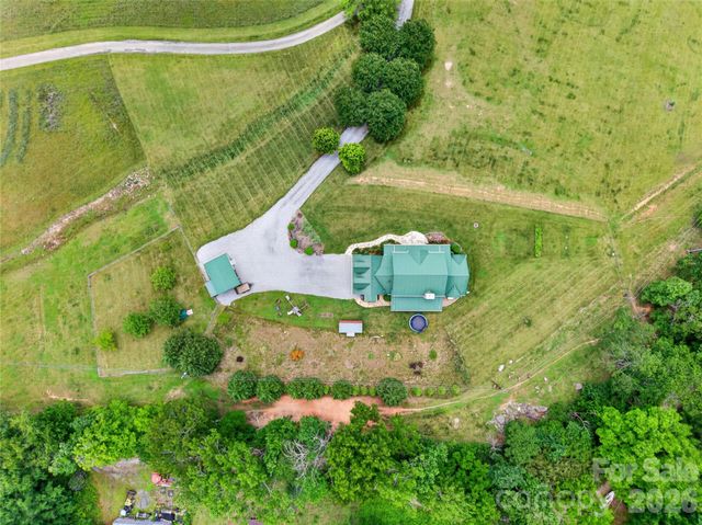 227 Black Bear Cove, Clyde, NC 28721