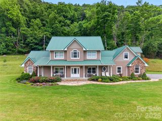 227 Black Bear Cove, Clyde, NC 28721