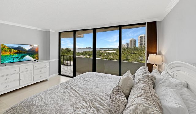4200 N Ocean Drive 2-506, Singer Island, FL 33404