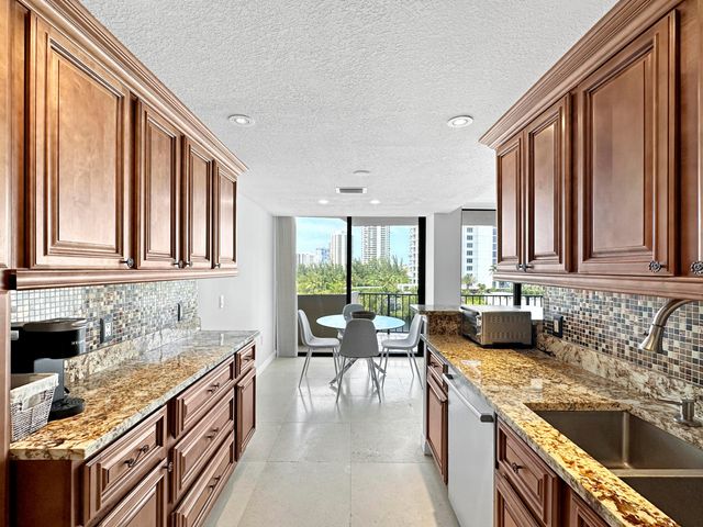 4200 N Ocean Drive 2-506, Singer Island, FL 33404