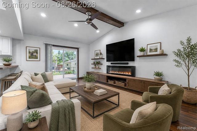 2168 Garry Drive, Troy, MI 48083