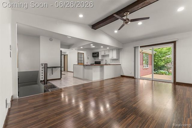 2168 Garry Drive, Troy, MI 48083