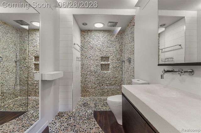 2168 Garry Drive, Troy, MI 48083