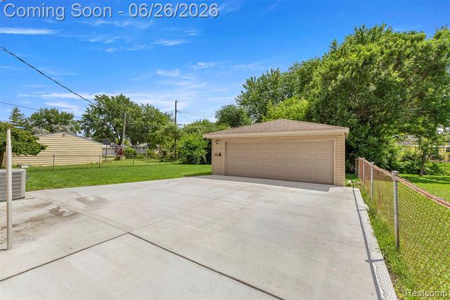 2168 Garry Drive, Troy, MI 48083