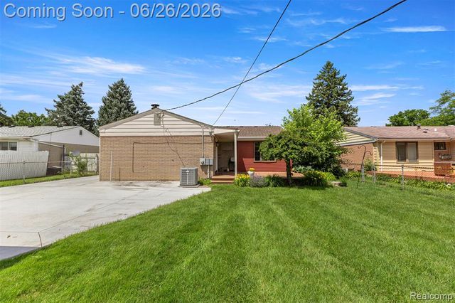 2168 Garry Drive, Troy, MI 48083