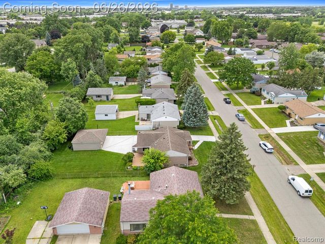 2168 Garry Drive, Troy, MI 48083
