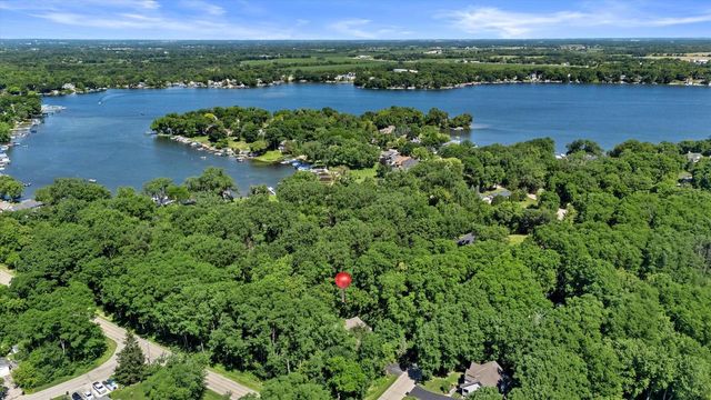 9240 400th AVENUE, Genoa City, WI 53128