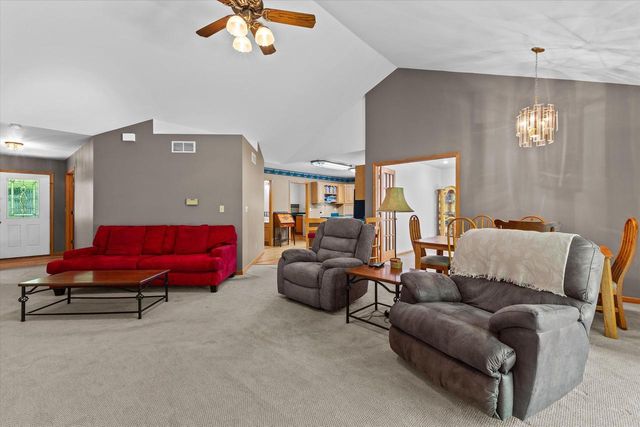 9240 400th AVENUE, Genoa City, WI 53128