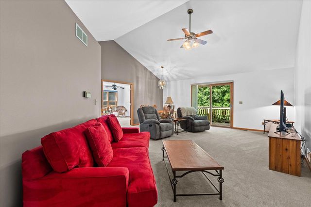 9240 400th AVENUE, Genoa City, WI 53128