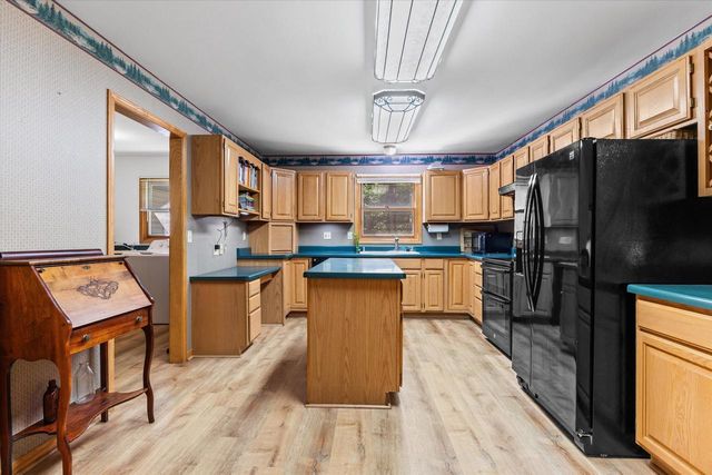 9240 400th AVENUE, Genoa City, WI 53128