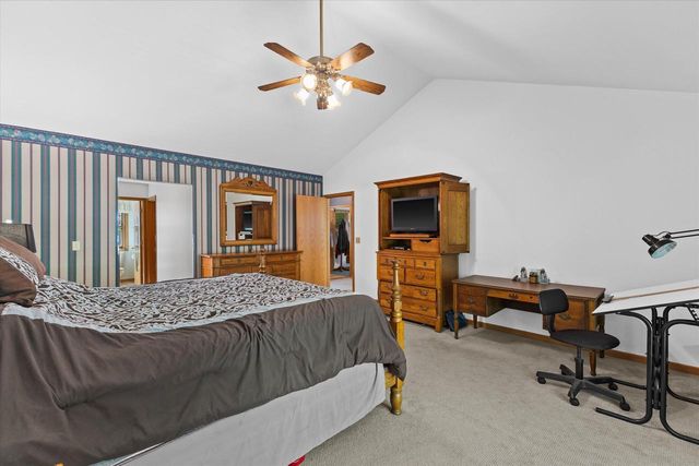9240 400th AVENUE, Genoa City, WI 53128