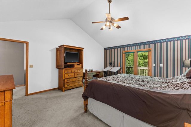 9240 400th AVENUE, Genoa City, WI 53128