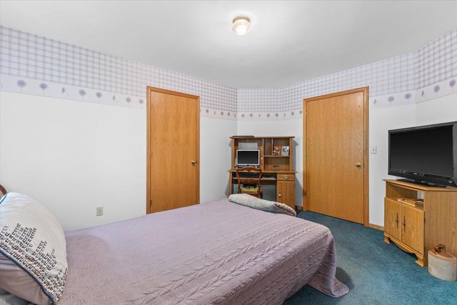 9240 400th AVENUE, Genoa City, WI 53128