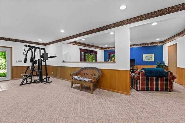 9240 400th AVENUE, Genoa City, WI 53128