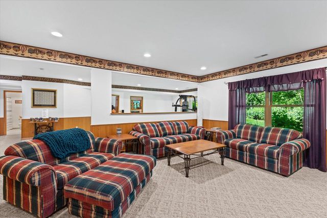 9240 400th AVENUE, Genoa City, WI 53128