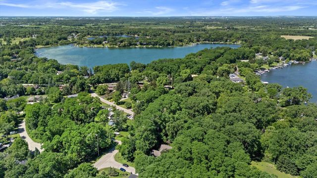 9240 400th AVENUE, Genoa City, WI 53128