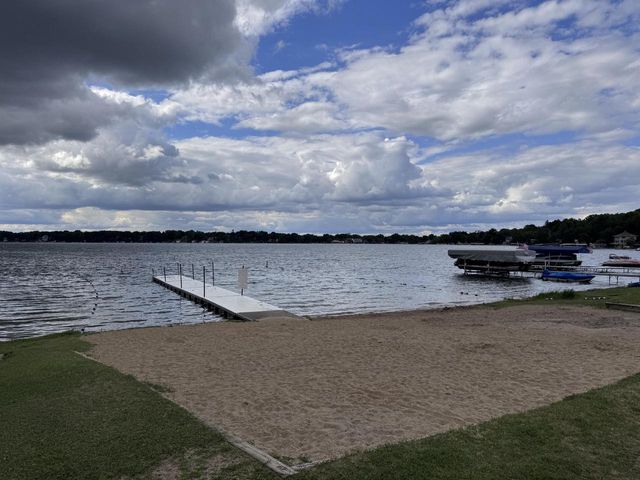9240 400th AVENUE, Genoa City, WI 53128