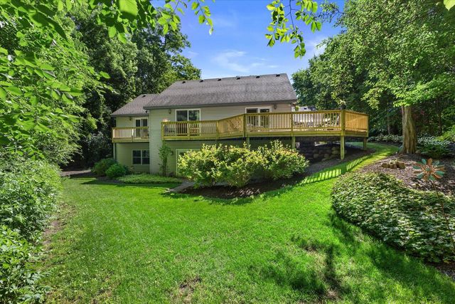 9240 400th AVENUE, Genoa City, WI 53128