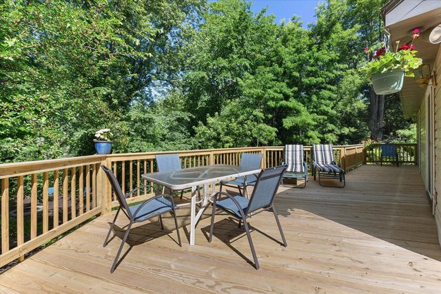9240 400th AVENUE, Genoa City, WI 53128