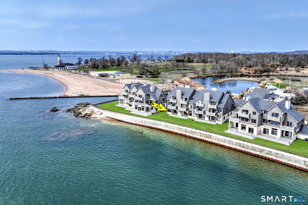 2 Old Town Highway 39, East Haven, CT 06512