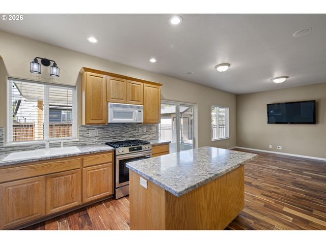 3570 KORBEL St, Eugene, OR 97404
