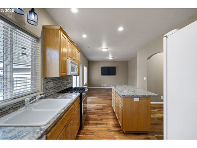 3570 KORBEL St, Eugene, OR 97404