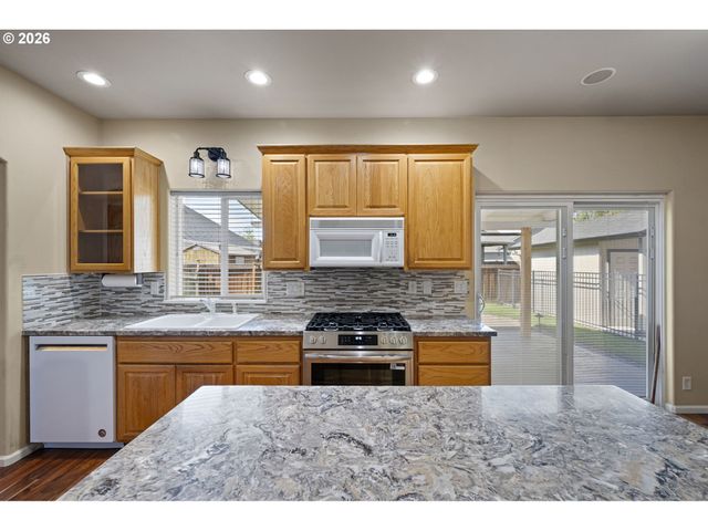 3570 KORBEL St, Eugene, OR 97404