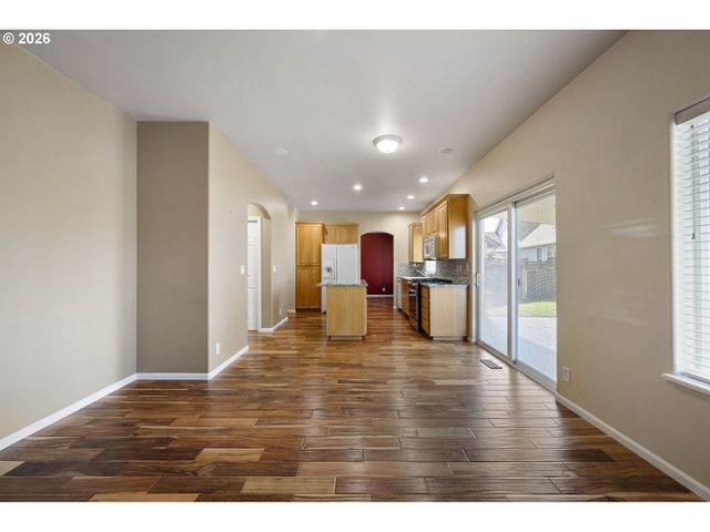 3570 KORBEL St, Eugene, OR 97404