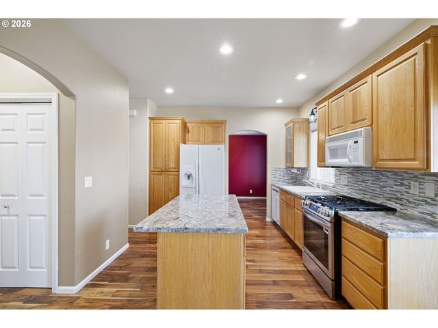 3570 KORBEL St, Eugene, OR 97404