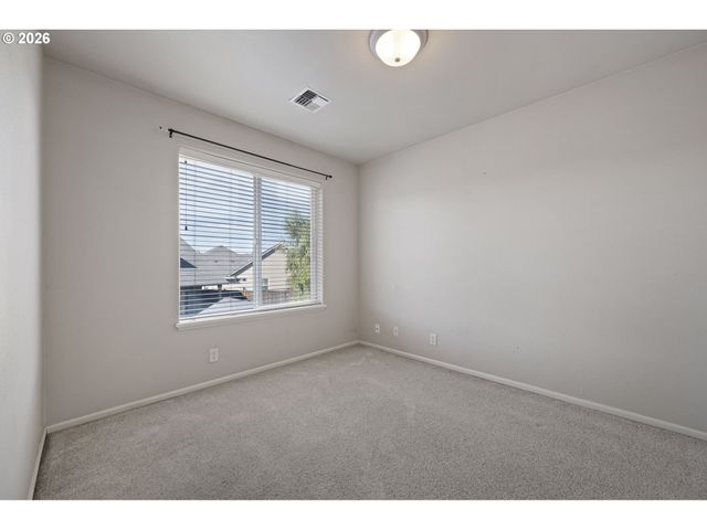 3570 KORBEL St, Eugene, OR 97404