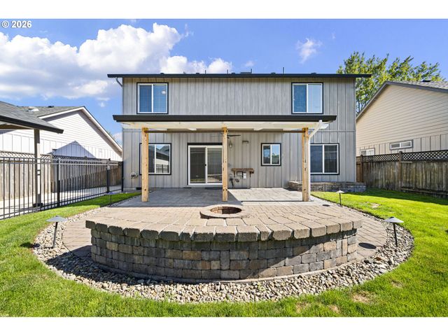 3570 KORBEL St, Eugene, OR 97404